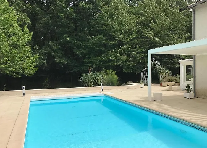 Sejour A Beaubaton بيت للعطل *